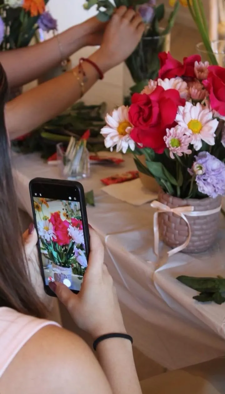 Taller de Día de las Flores x Alhara en Pan & Pétalo